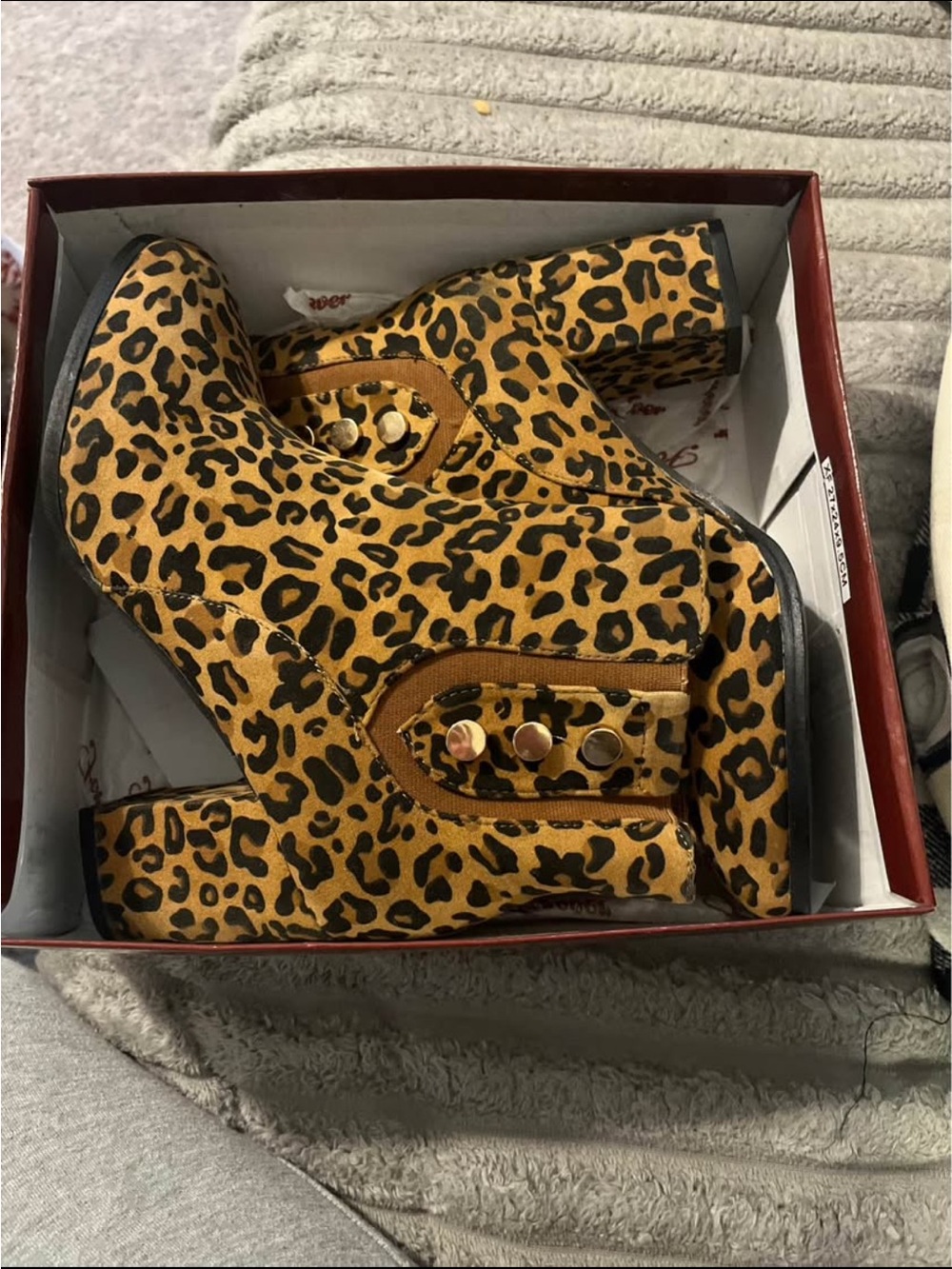 Women’s Leopard Print Jacket - Brown